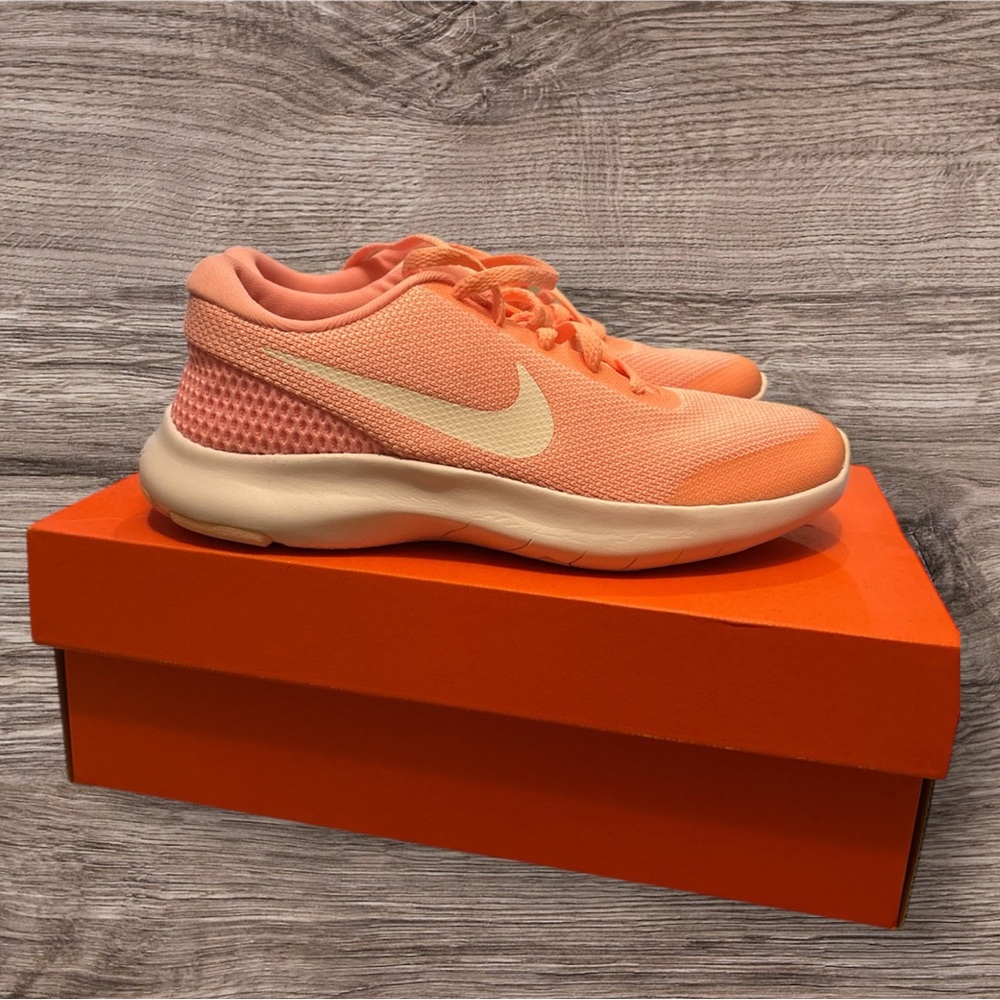 Nike Women's Coral Athletic Shoes